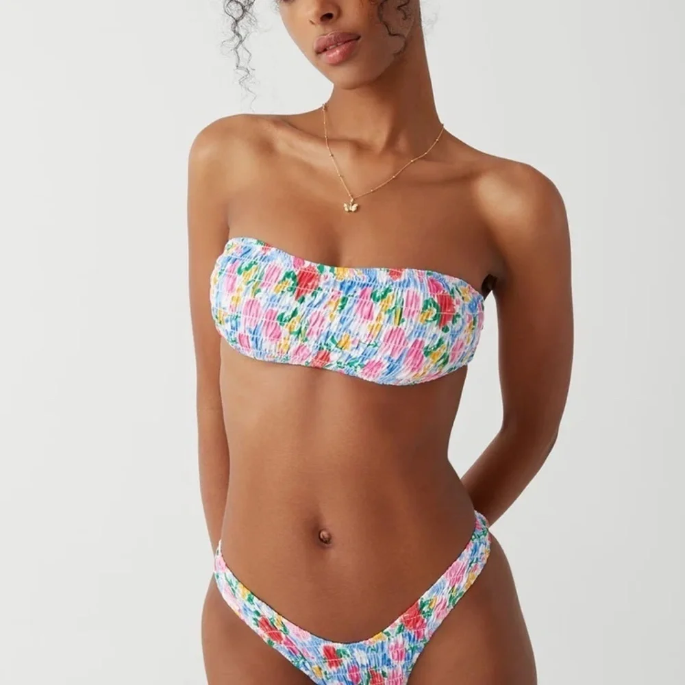 New! Frankie’s Bikinis Rosabella Bandeau Bikini Top Painted Petals 31544